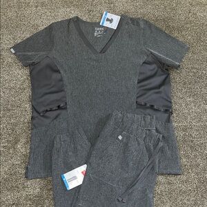 NWOT Hanes Comfort Fit Women's Scrubs w/ Jogger Style Bottoms.